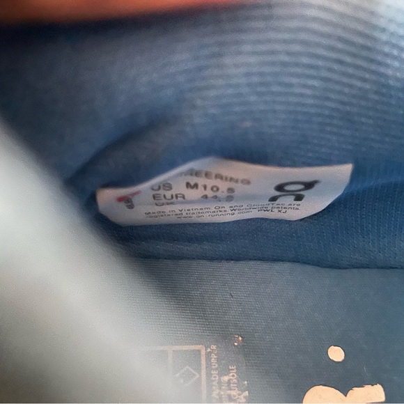 On Cloudtec THE ROGER SNEAKER Size 10.5 US - Picture 6 of 6